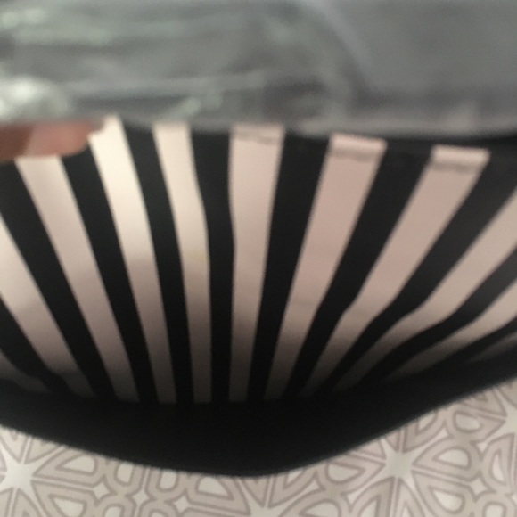 Victoria Secret Signature tote - Picture 7 of 7